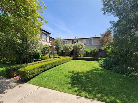 404 Shirley Pl, Beverly Hills, CA 90212